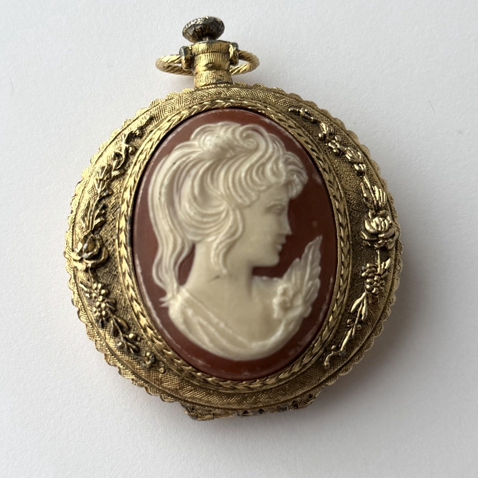 Vintage Max Factor Cameo Compact Metal Pocket Watch Style Powder 2 14 50$